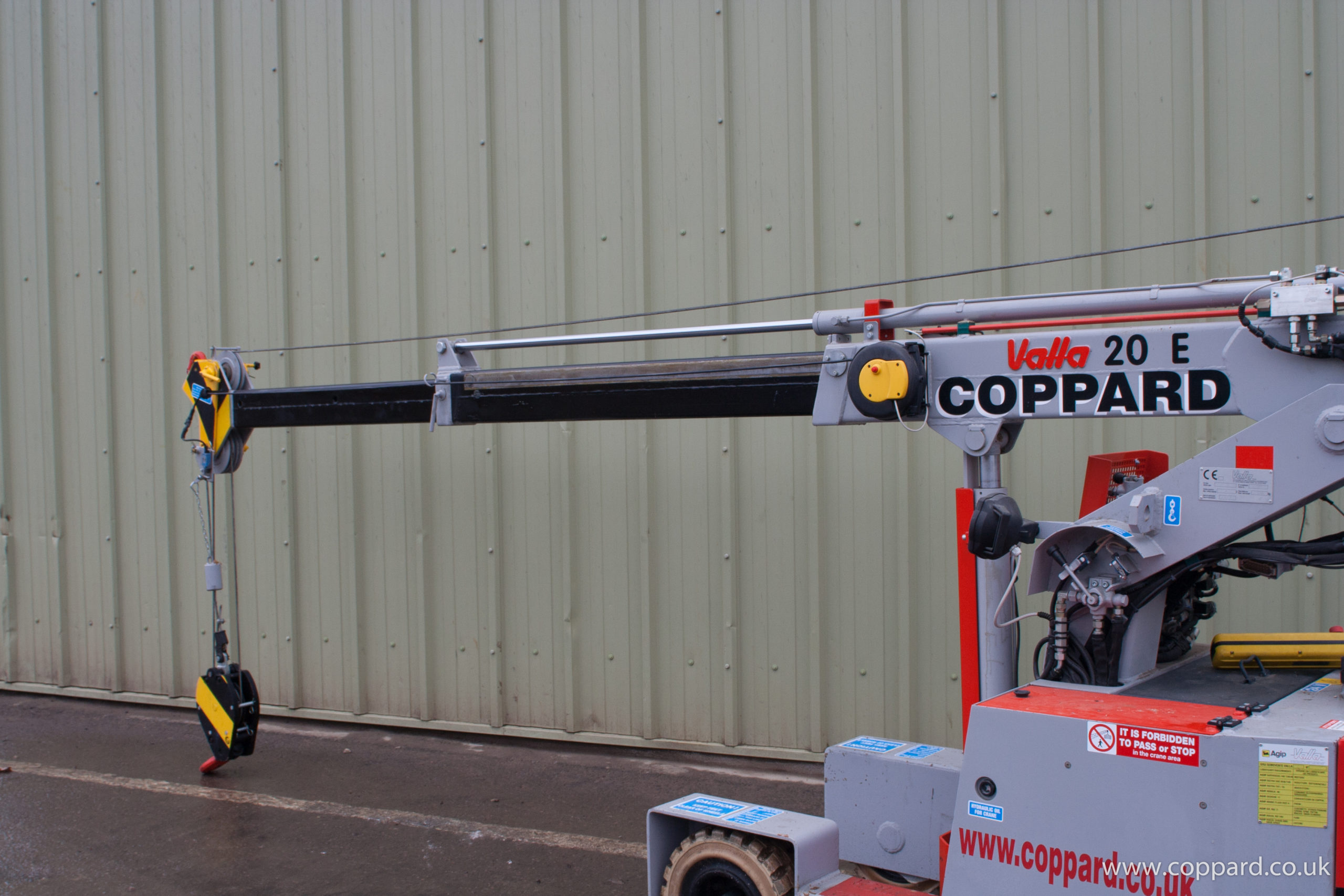 Valla 20E mobile battery operated crane - Image 3