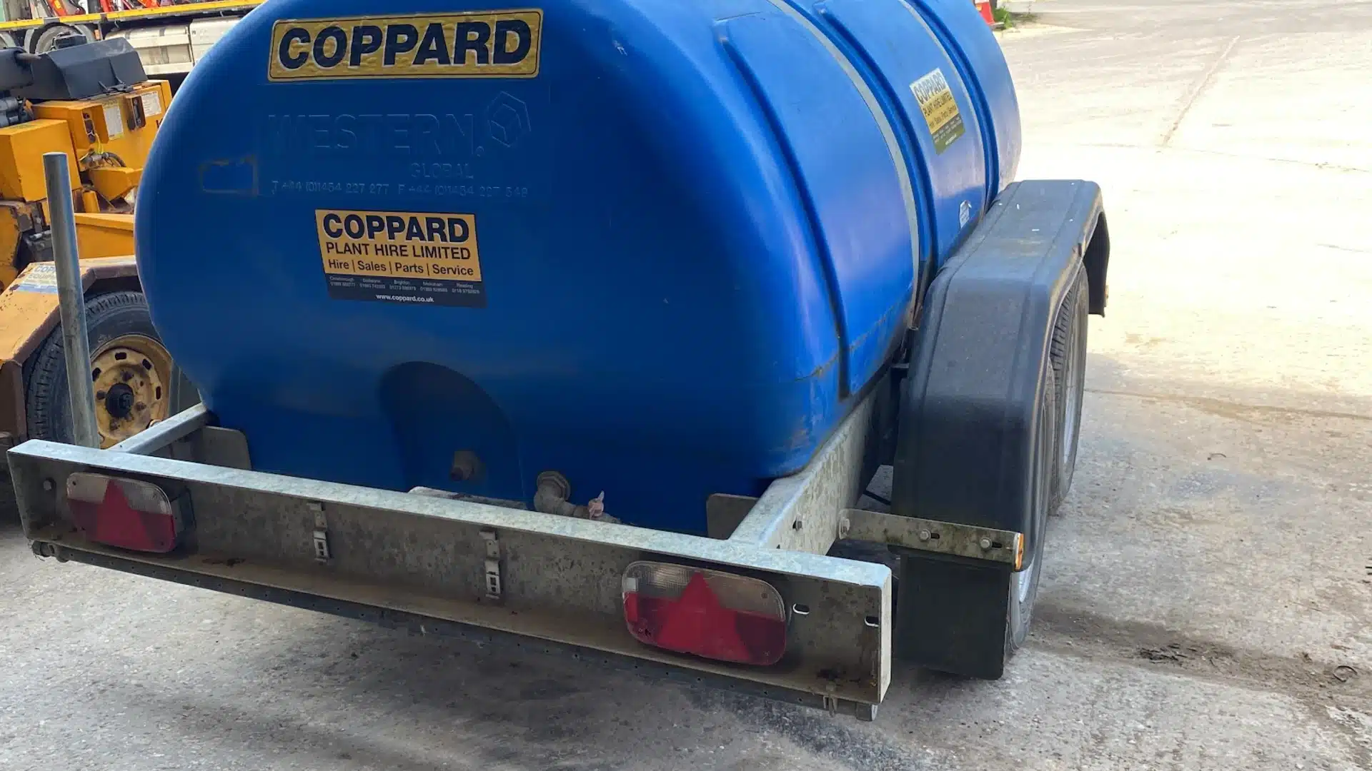 Water bowser supplying a remote site in the High Weald without mains connection